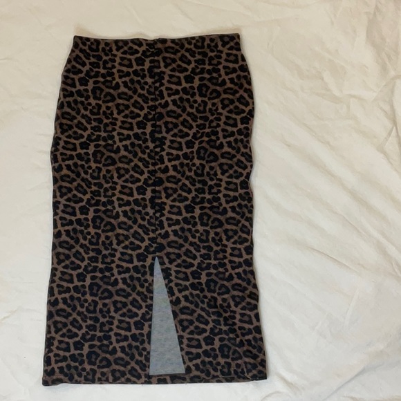 H&M | Leopard Print Pencil Skirt | Size S |Reversible | MIDI | Stretchy - Picture 1 of 4
